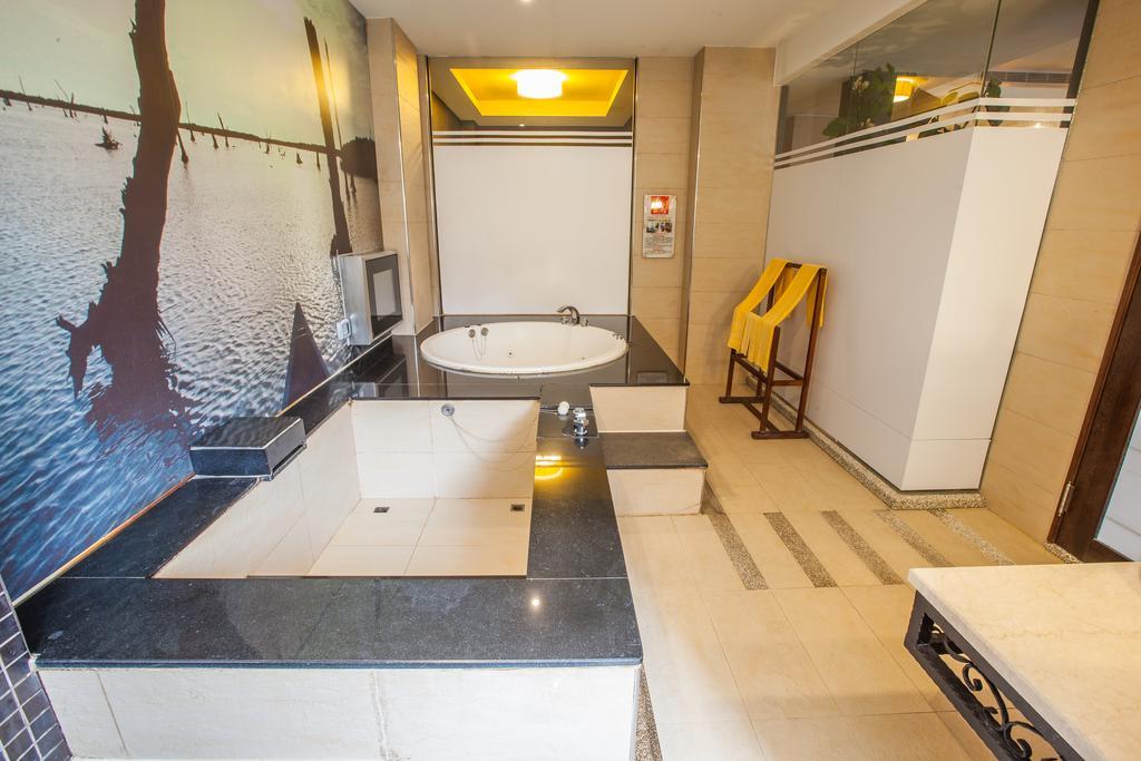 הואליין סיטי Spring Breeze Hotel מראה חיצוני תמונה